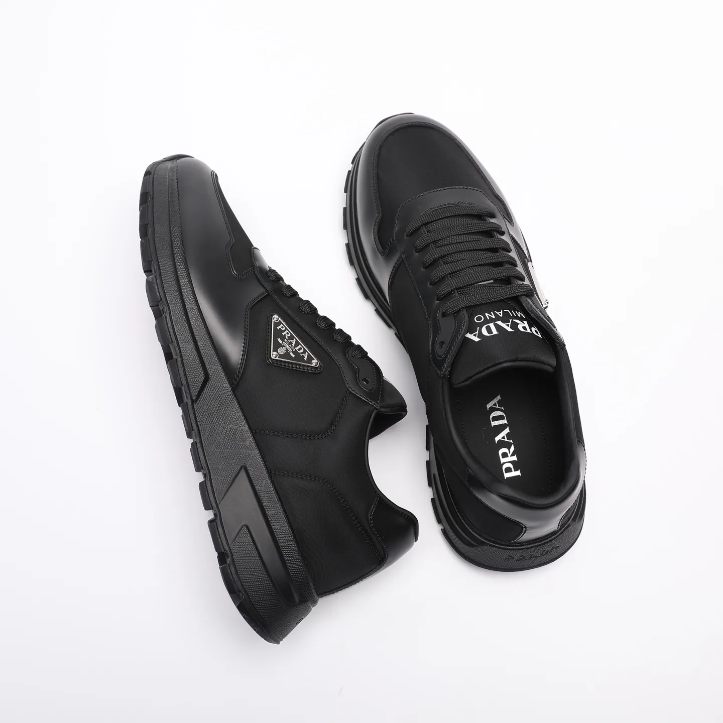Batch 580 [PRADA] Men's shoes are popular in the counter, official website synchronization, high-quality shipments. Fabric: original cowhide with snakeskin. Lining: cowhide feet + cowhide lining. Outsole: original TPU + foam. Size: 38-46